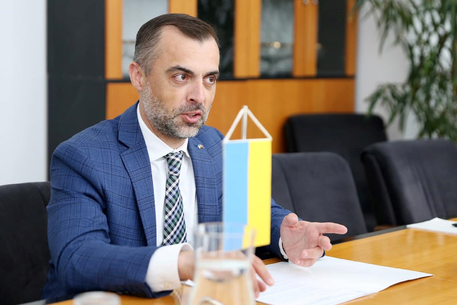 Словаччина: розворот у бік Росії? Інтерв'ю з українським послом Мирославом Кастраном