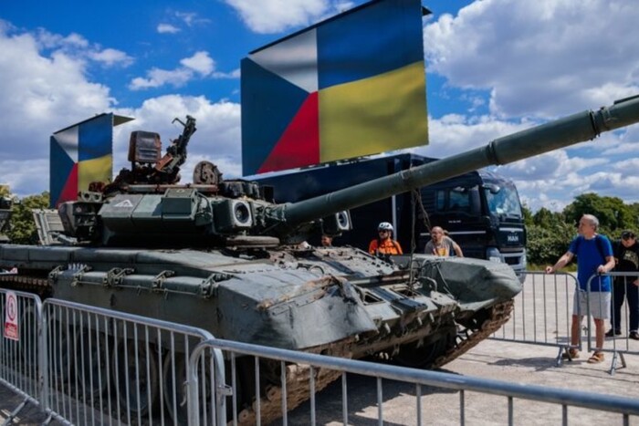 «Без підтримки України Заходом армія РФ була б сьогодні в Ужгороді», – міноборони Чехії