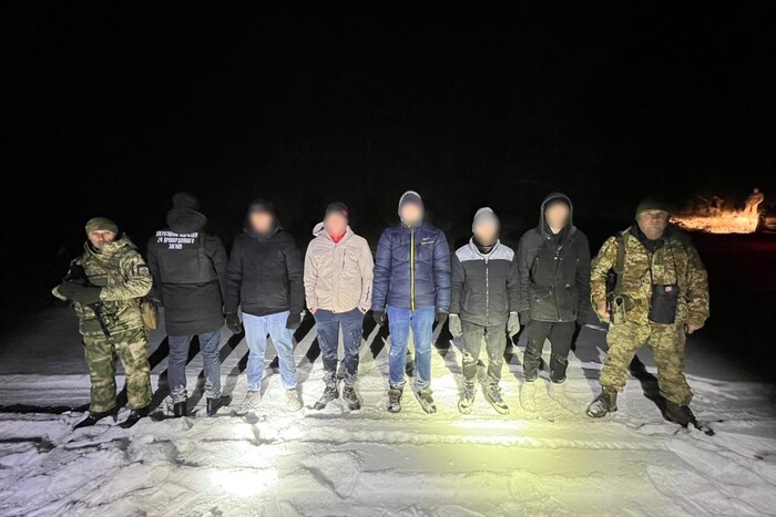 Прикордонники затримали поблизу Молдови п’ятьох чоловіків, які «загубили друга»