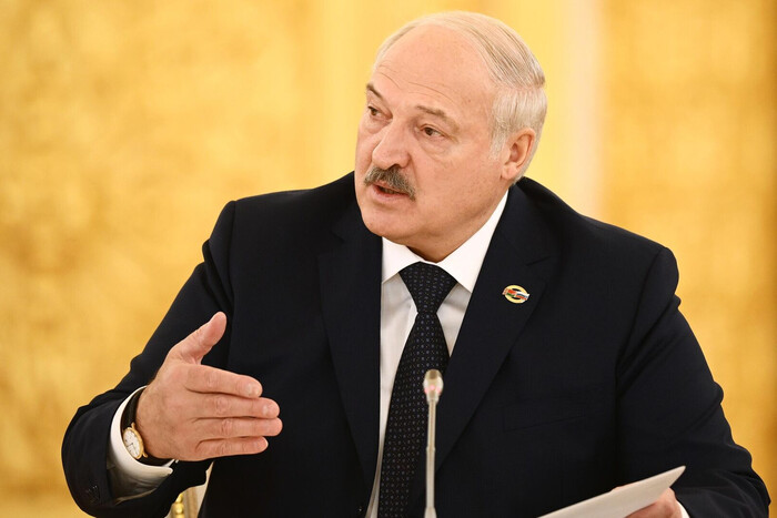 Лукашенко розповів, чому боїться мобільних телефонів