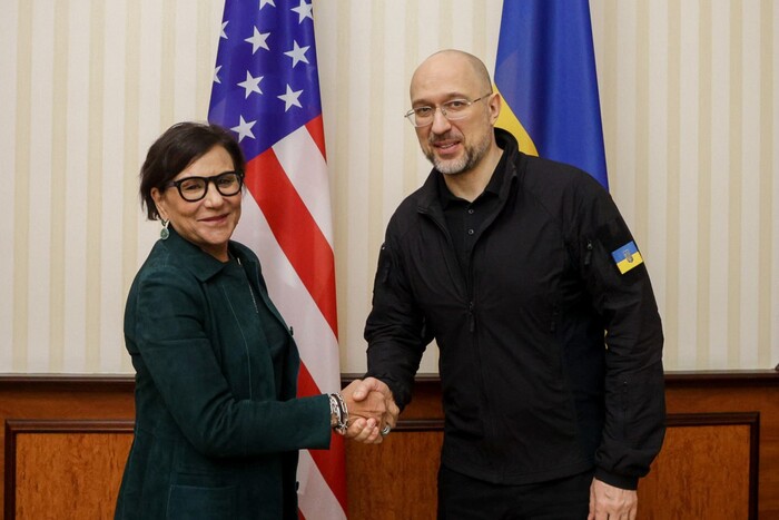 Спецпредставниця США прикинула розмір коштів, що може отримати Київ від донорів