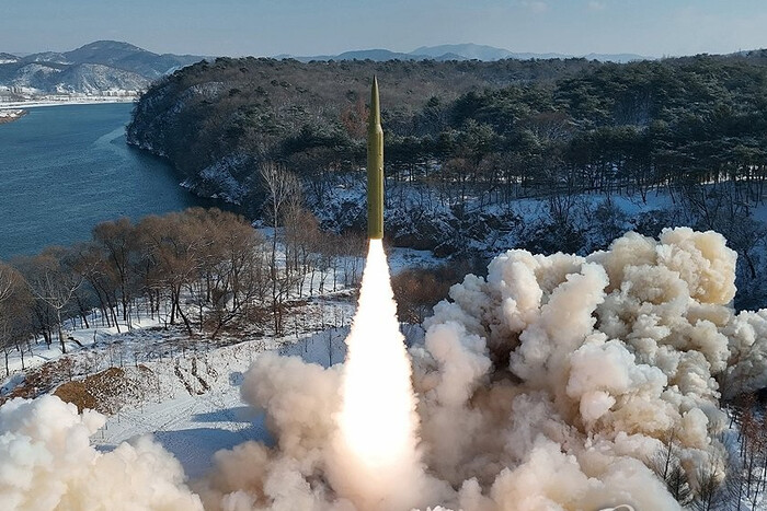 КНДР запустила крилаті ракети у бік Жовтого моря