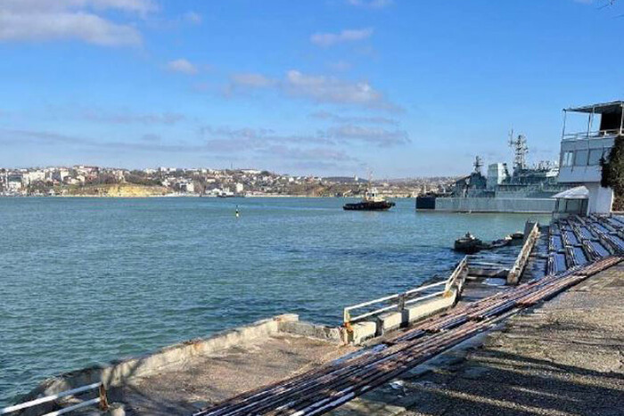 Партизани зафіксували прибуття великого десантного корабля РФ до Севастополя (фото)
