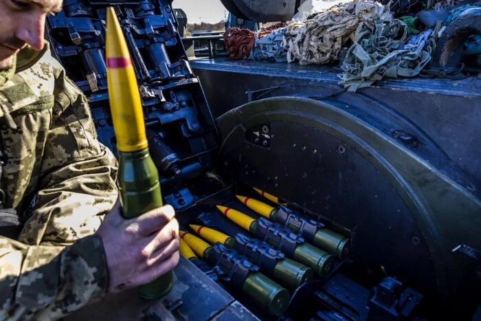 Пісторіус відповів на критику Кулеби щодо повільного постачання снарядів Україні