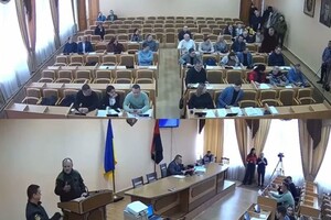 Депутати на Львівщині отримали повістки під час засідання ради (відео)