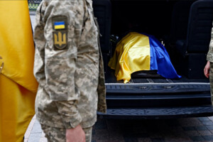 Україна повернула тіла загиблих героїв, уряд продовжив виплати для ВПО. Головне за 26 січня