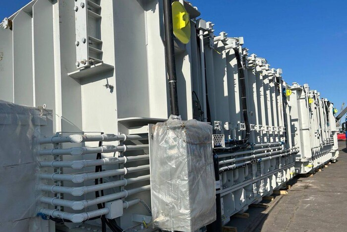 США передали Україні обладнання, що підвищить надійність електропостачання