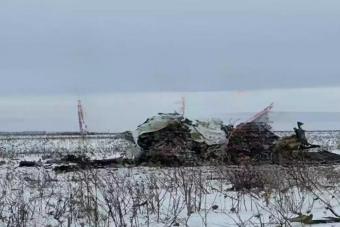 Подоляк пояснив, як РФ використовує падіння Іл-76 проти України