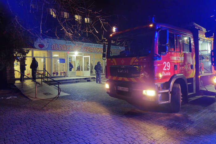 У Львові спалахнула пожежа в пансіонаті: постраждав чоловік