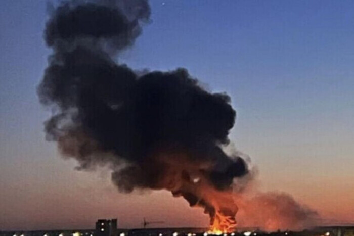 Ворог атакував Харків: спалахнула пожежа