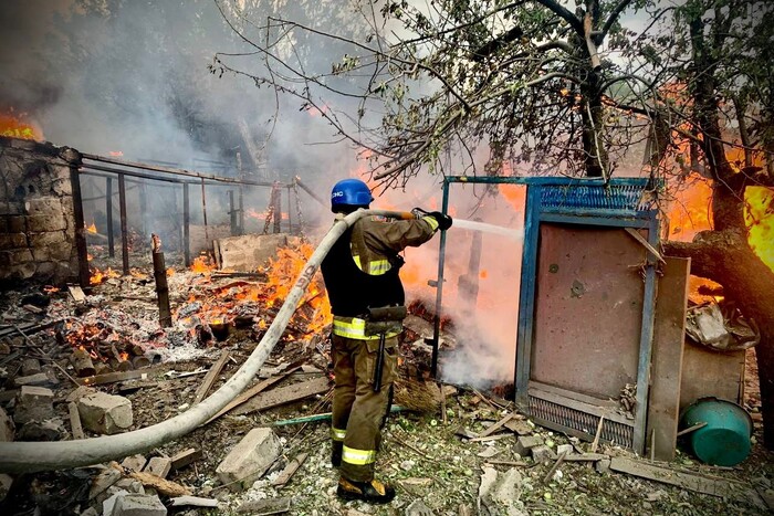 Зруйновані школа і дитсадок, є загиблі: росіяни обстріляли Херсонщину 