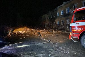 Росія вдарила авіабомбами по цивільній лікарні на Харківщині 