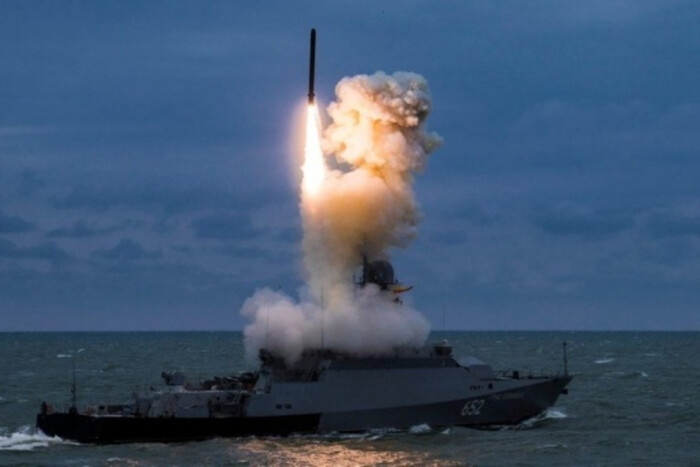 РФ вдруге за день збільшила кількість ракетоносіїв у Чорному морі