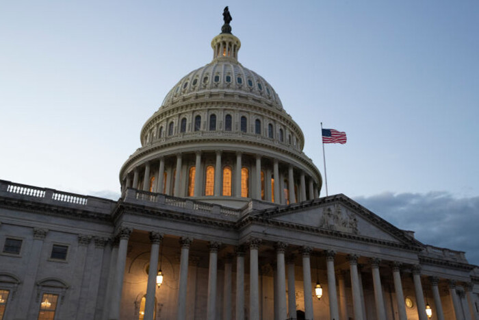 Сенат США представив новий законопроєкт щодо допомоги Україні, атака безпілотників на РФ: головне за ніч