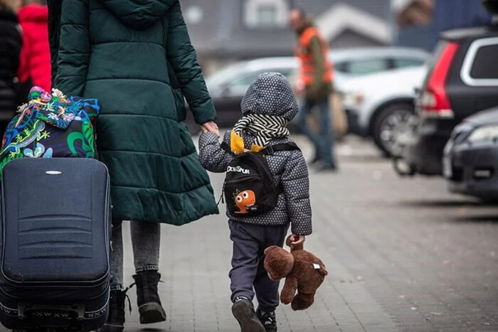 Украинцы массово едут из Польши в Германию: озвучен главный мотив
