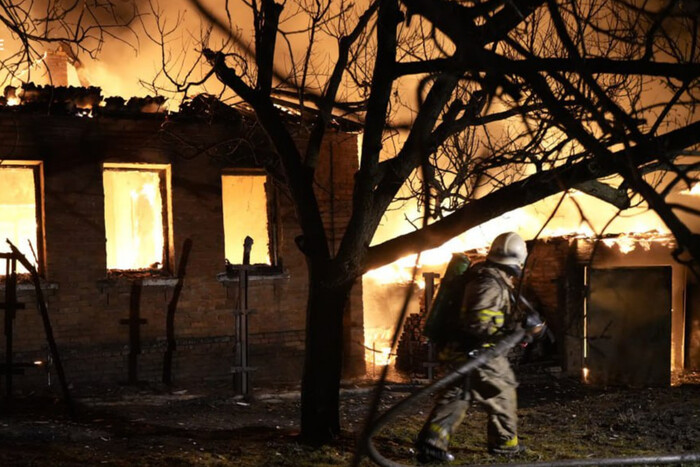 Ворожа атака безпілотників, сильна пожежа в Харкові: головне за ніч
