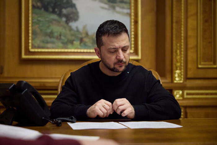 Зеленський підписав законопроєкти про продовження дії воєнного стану та мобілізації
