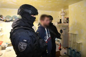 Злочинна організація поширювала наркотики майже по всій території України