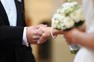 Українці менше одружувалися та частіше розлучалися у 2023 році 