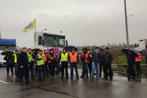 Українські перевізники анонсували акцію протесту на кордоні з Польщею