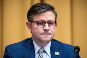 Майк Джонсон объявил каникулы «вместо того, чтобы покончить с ущербом, который он наносит нашей национальной безопасности»