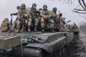 Українські воїни, ймовірно, виходять із Авдіївки – BBC