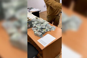 Правоохоронці виявили у ексголови Чернігівської обласної ВЛК $1 млн