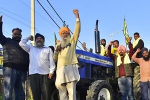 Влада у Індії попереджає мешканців великих міст про корки на дорогах через протести фермерів 
