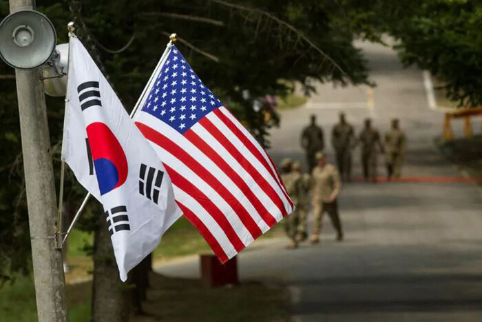 США та Південна Корея розпочинають спільні навчання на тлі ядерних загроз КНДР