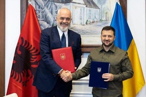 Зеленський відвідав Албанію, щоб взяти участь у Саміті на підтримку України та зустрітися з прем'єр-міністром Албанії Еді Рамою для підписання угод між країнами