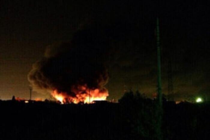 У Харкові прогриміли вибухи: спалахнула пожежа