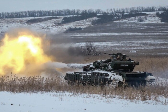 В України нема потужної лінії оборони під Авдіївкою, росіяни йдуть уперед – NYT