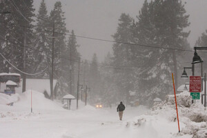 На США обрушився сильний снігопад. Десятки тисяч людей залишилися без світла