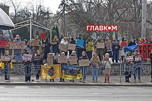 У Києві проходить акція в підтримку полонених захисників (фото, відео)
