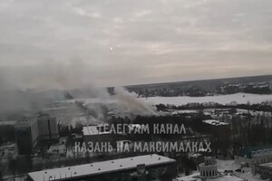 У Казані горить вище танкове училище (відео)