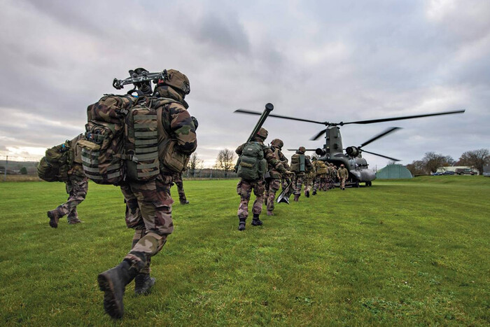 Країни НАТО вже направили військових до України – МЗС Польщі