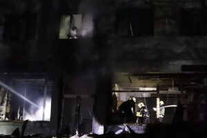 Зафіксовано три влучання БПЛА в землю поряд з адмінбудівлями