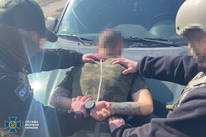«Співробітники СБУ завчасно викрили зв'язок зрадника з російською спецслужбою і «покроково» задокументували його підривну діяльність проти України», – зазначають правоохоронці