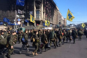 З Майдану, вчорашні протестувальники вирушили на Схід, аби захистити Україну від російської агресії
