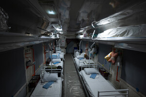 «Укрзалізниця» показала перший евакуаційний потяг для військових (фото)