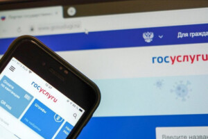 Як зазначають Росіяни, перебої в онлайн-голосуванні пов'язані «через велику кількість охочих віддати свій голос»