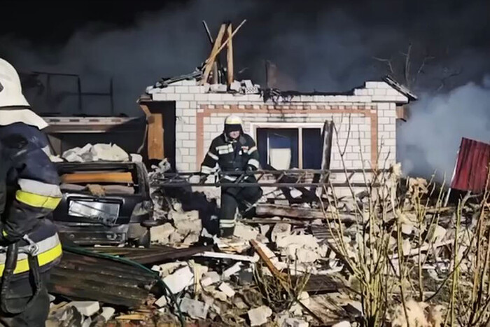 Атака дронів на Вінниччину: поліція показала відео з місця влучання