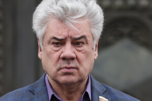 Російський політик заявив, що необхідно посилити заходи безпеки у місцях масового скупчення людей, запровадити огляд на метро у транспорті в Росії