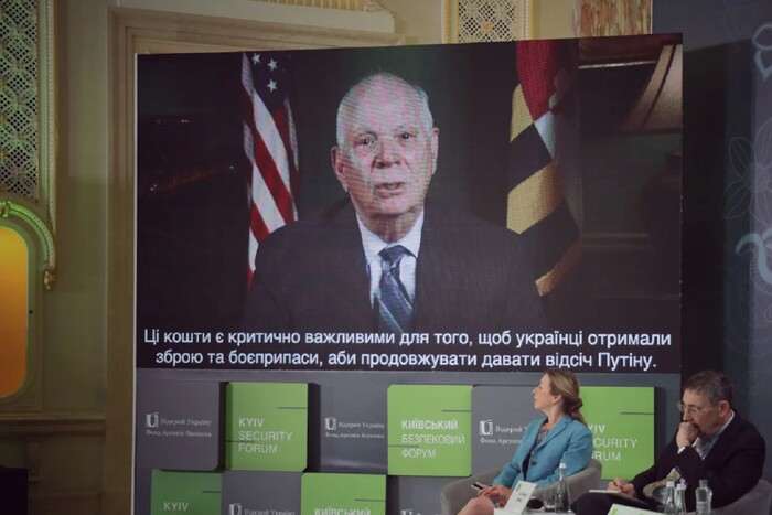 Голова Комітету Сенату США: Для Путіна Україна – лише перший крок