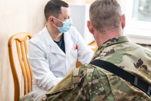 Военные смогут лечиться от полученных травм во время боя с сохранением денежного довольствия до 12 месяцев