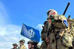 Більшість українців впевнені, що підрозділам, РДК, Легіону Свободи Росії та «Сибірському батальйону» допомагають українські сили оборони