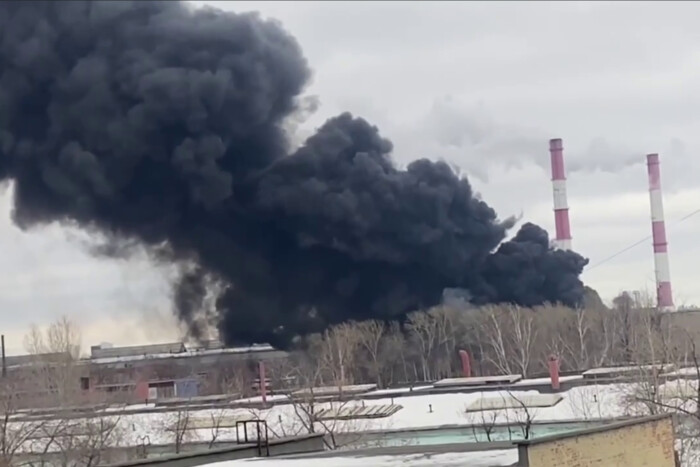 Пожежі на російських заводах та збиття дрона «Форпост». Головне за 1 квітня