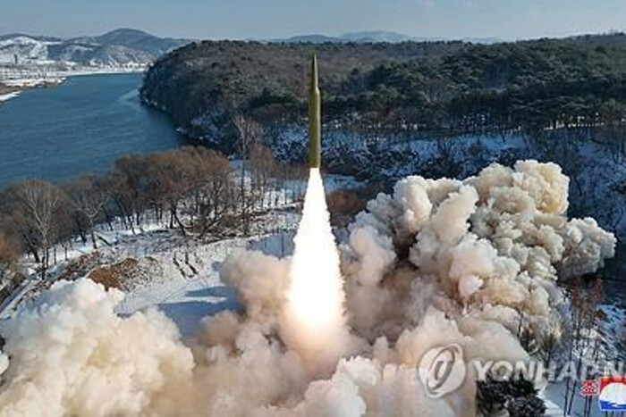 Північна Корея запустила балістичні ракети у бік Японського моря – ЗМІ