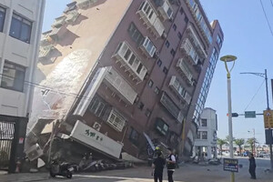 Багатоповерхівки руйнувалися на очах. Тайвань сколихнув потужний землетрус (фото, відео)