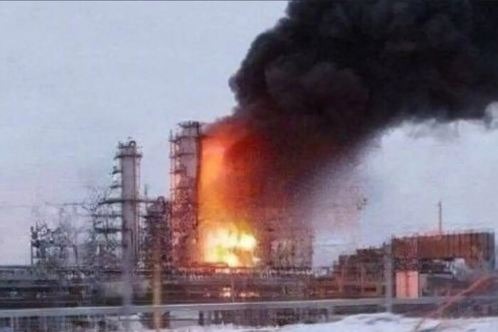 Найбільший нафтопереробний завод «Лукойла» зіштовхнувся з проблемами через санкції